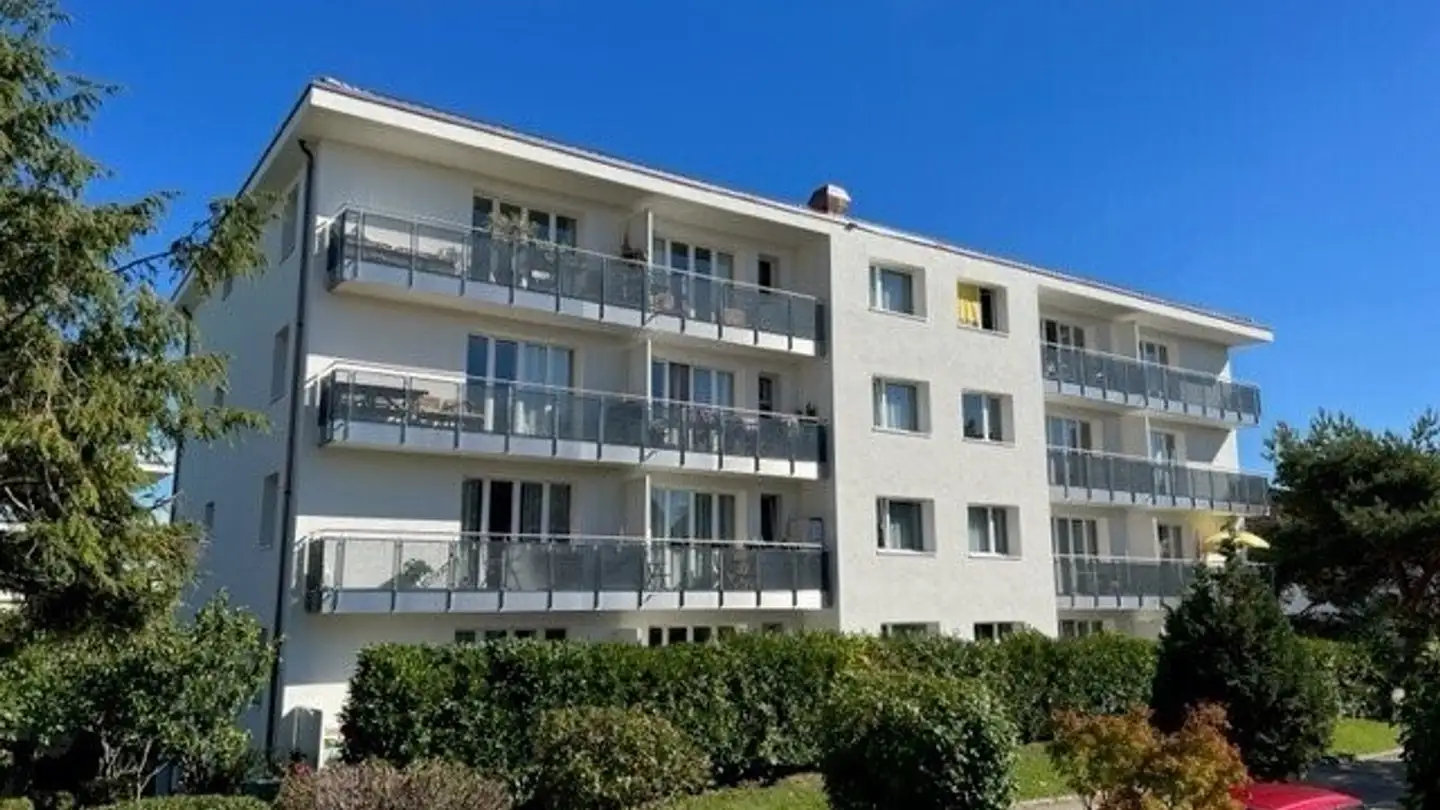 Single garage for rent - Rue Du Centre, 1025 St-Sulpice VD