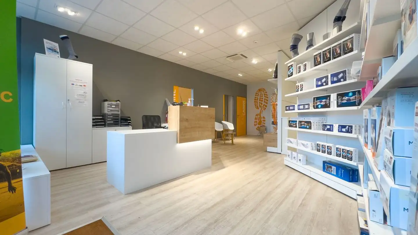 Mixed-use building for sale - Rue Du Bugnon 1, 1870 Monthey - Photo 4