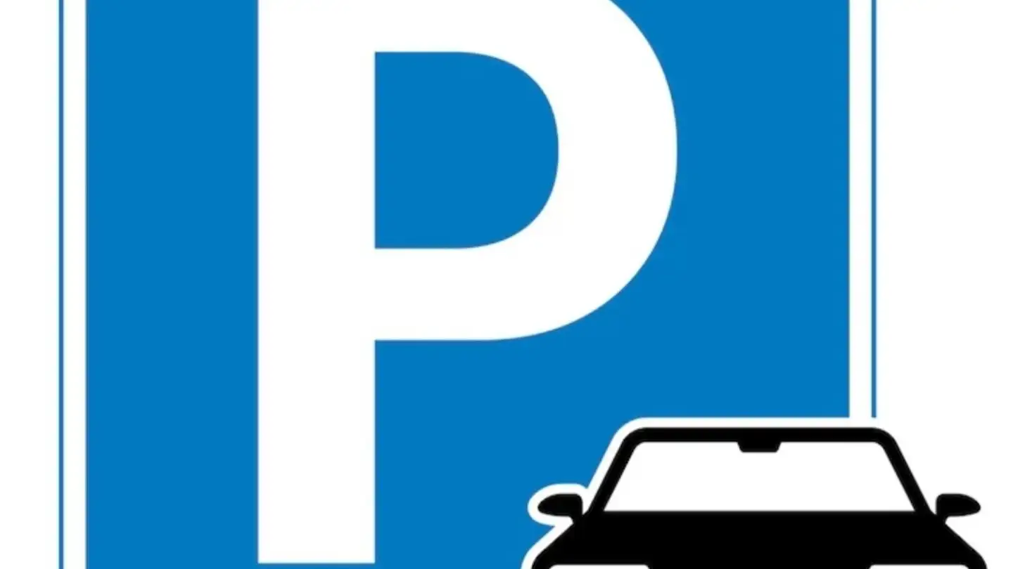 Place de parking extérieure à louer - Baumgartenweg 10, 5300 Turgi