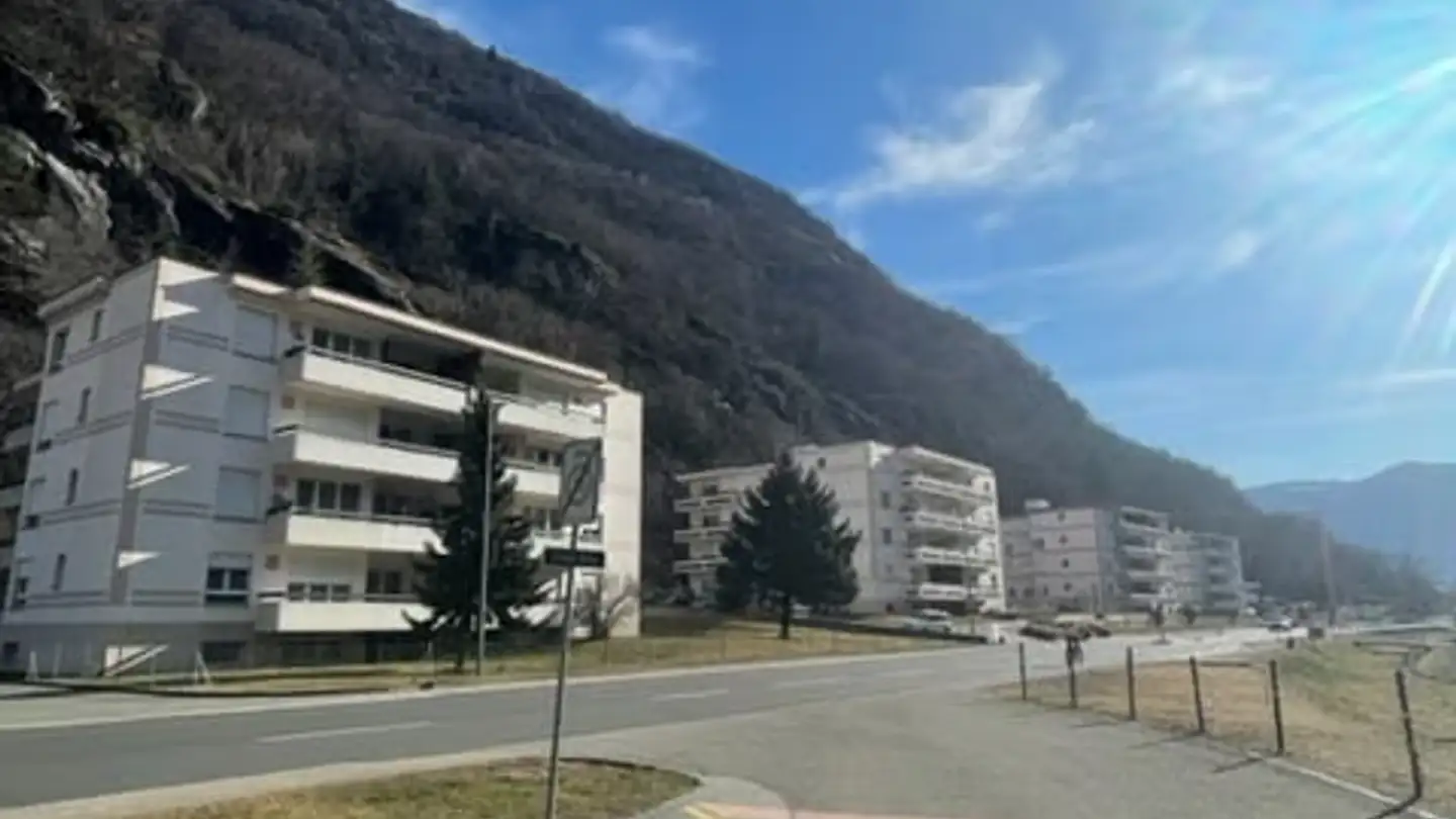 Residential building for sale - Via Cantonale, 6705 Cresciano