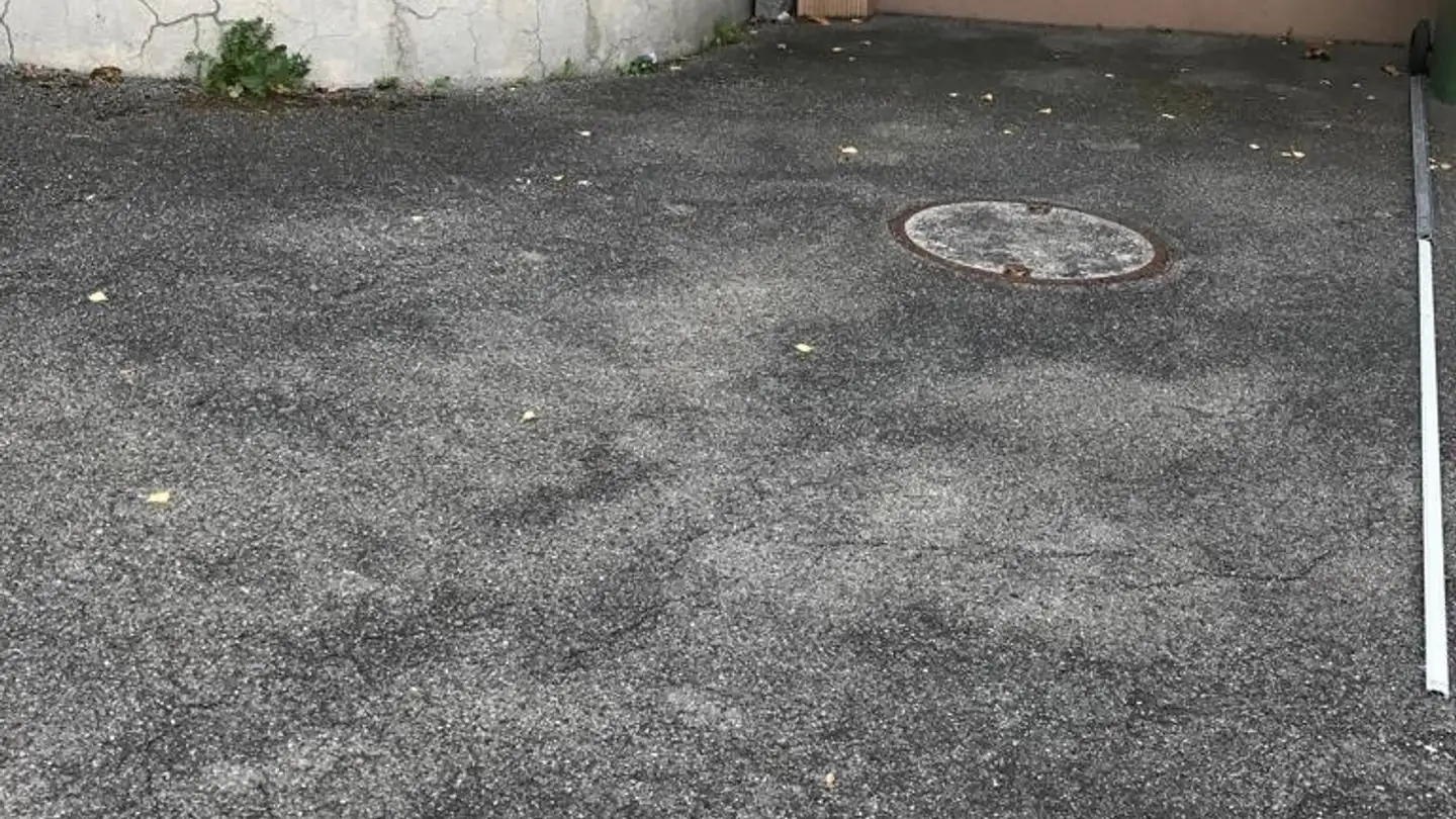 Outdoor parking space for rent - Prätschliweg 2, 7000 Chur