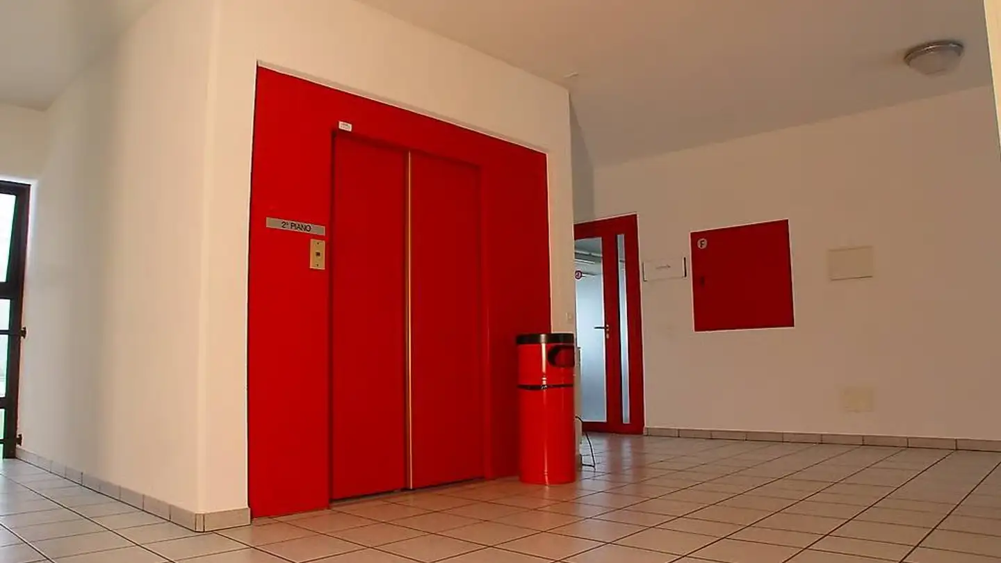 Commerciale in affitto - Via San Gottardo 46, 6593 Cadenazzo - Foto 2
