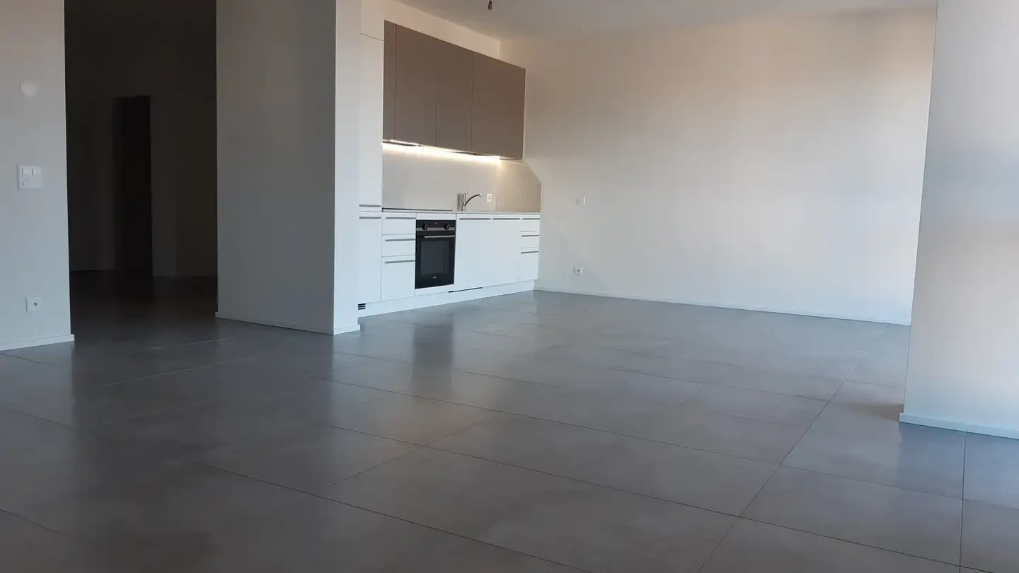 Wohnung mieten - Via Stazione 25a, 6828 Balerna - Foto 2