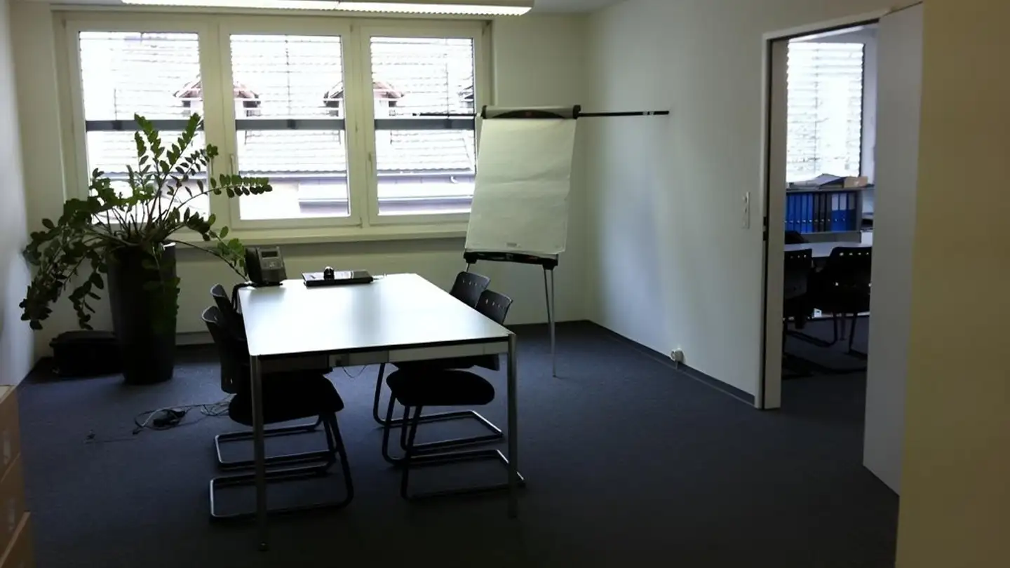 Office space for rent - Zürichstrasse 12, 8610 Uster - Photo 2