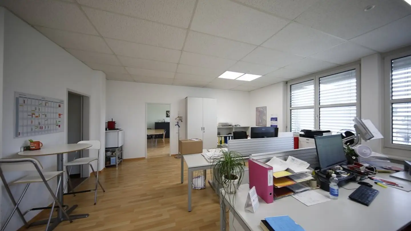 Commercial à louer - Picardiestrasse 3, 5040 Schöftland - Photo 2