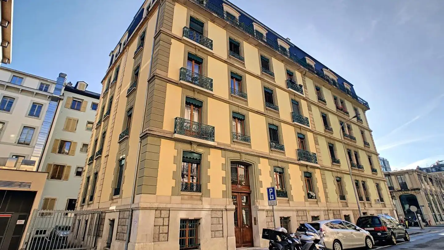 Outdoor parking space for rent - Rue De L' Arquebuse 13, 1204 Genève