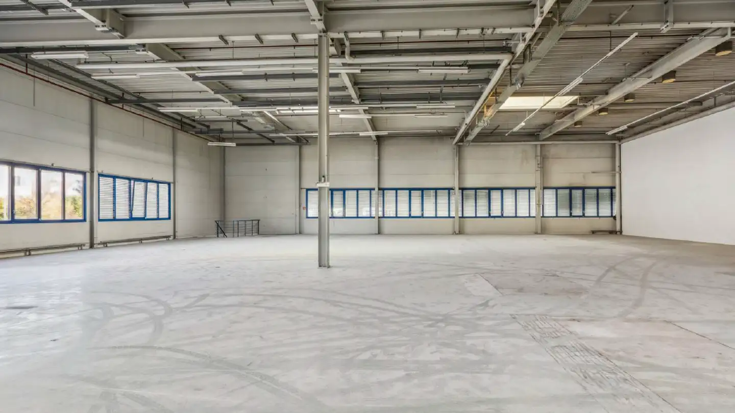 Espace de stockage à louer - Rue Du Collège 43, 2300 La Chaux-de-Fonds - Photo 2