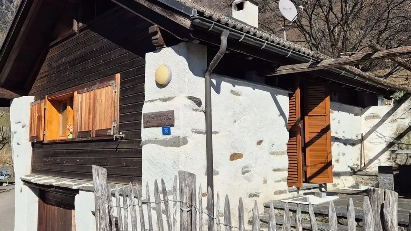 House for sale - 6563 Mesocco