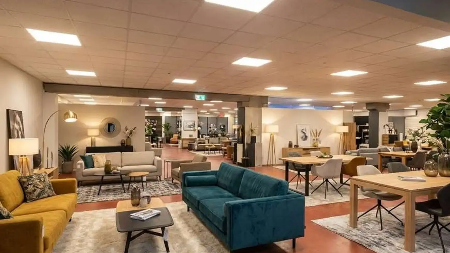 Shop for rent - 6928 Manno - Photo 2