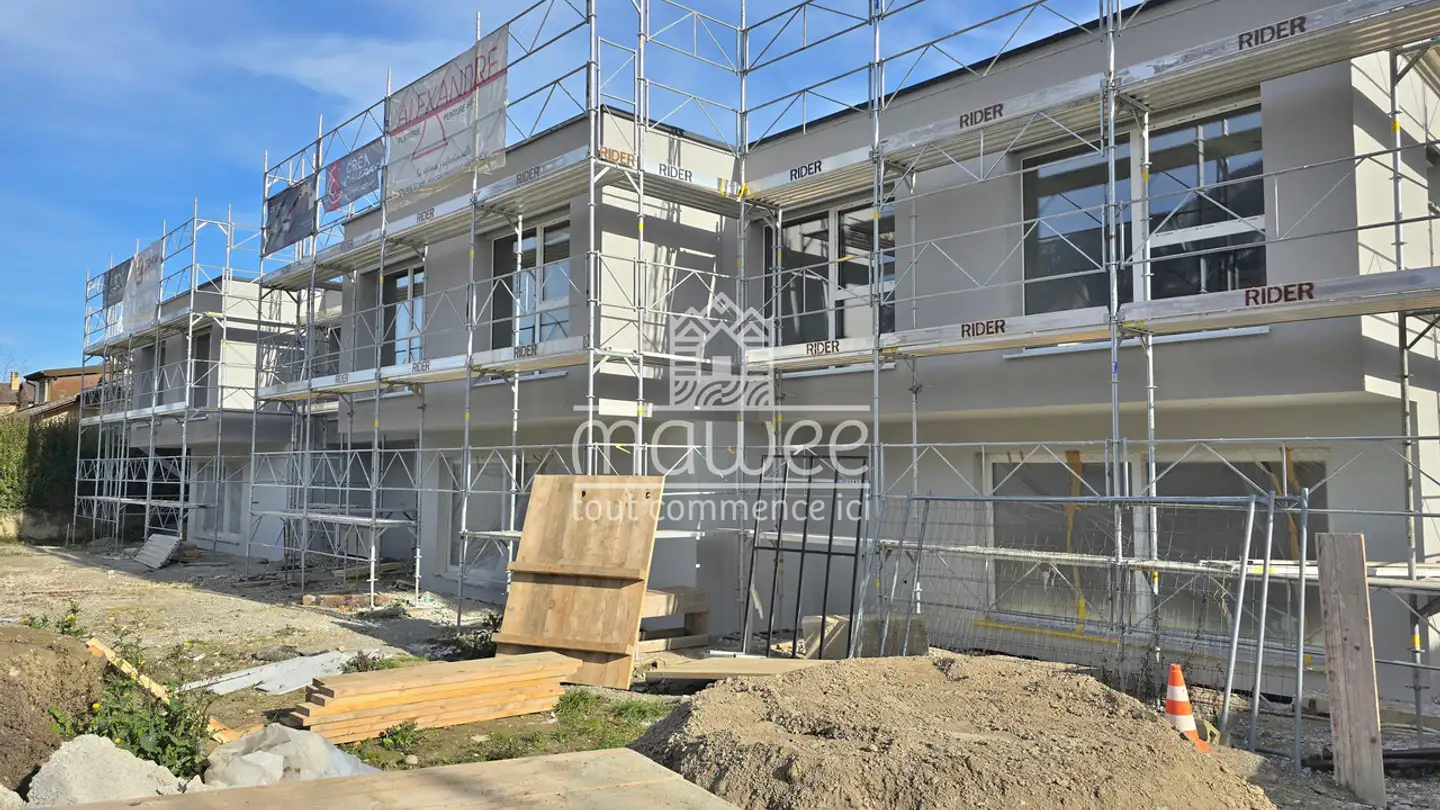 Row house for sale - 1868 Collombey