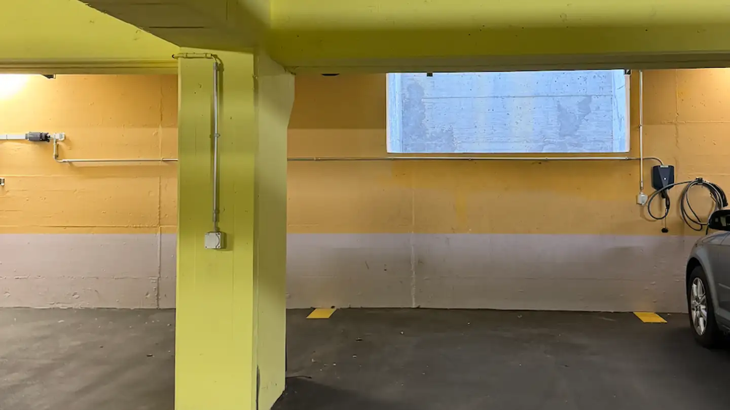 Parcheggio esterno in affitto - Habsburgstrasse, 8037 Zürich