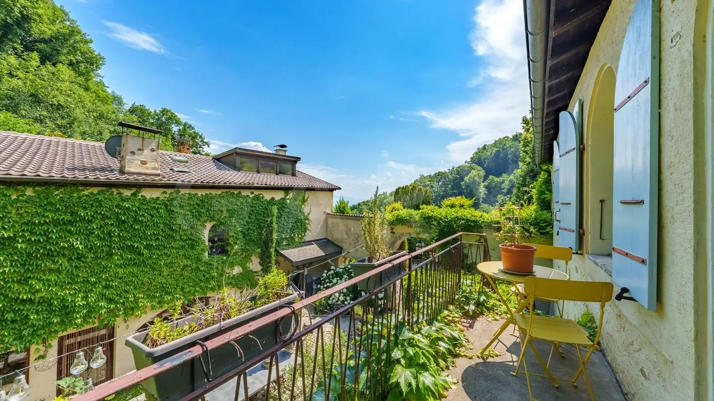 Single house for sale - 1185 Mont-sur-Rolle