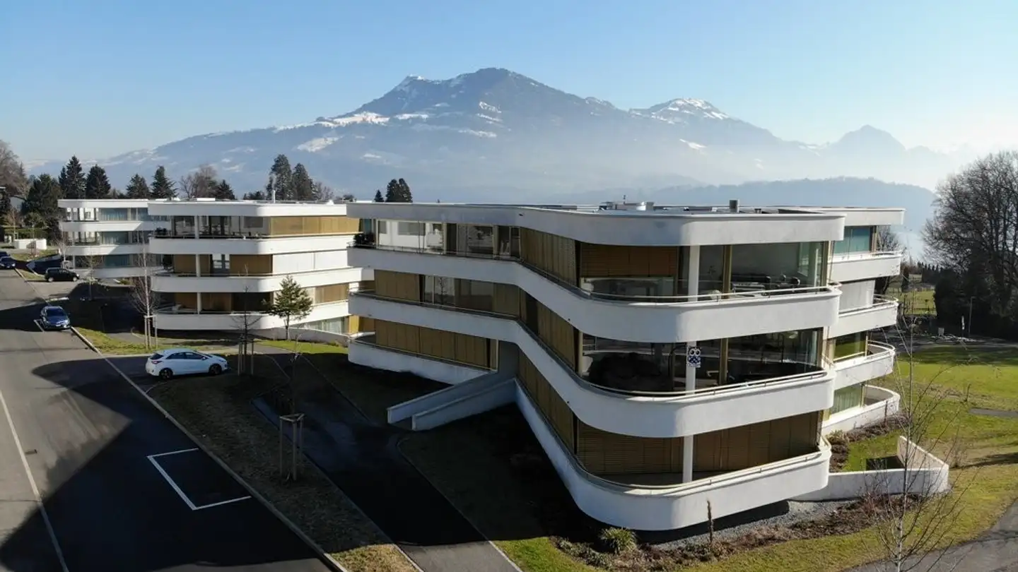 Parcheggio interno per moto in affitto - Fridolin-Hofer-Strasse 2, 6045 Meggen