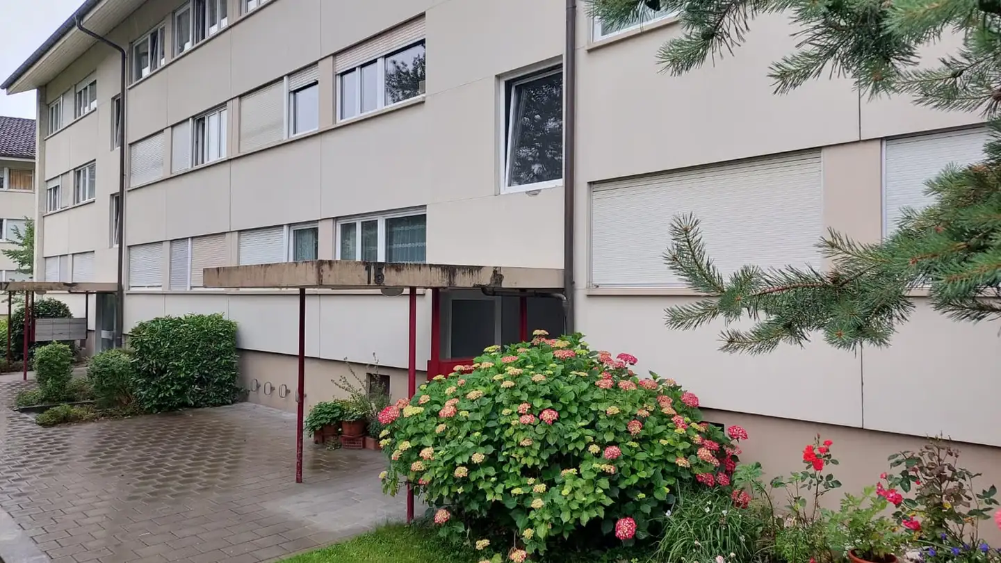 Place de parking extérieure à louer - Gantrischstrasse 15, 3052 Zollikofen