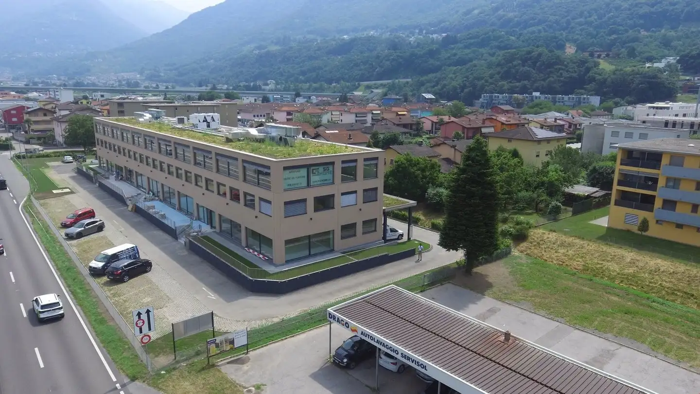 Grande magazzino in affitto - Via Monda 2, 6592 S. Antonino