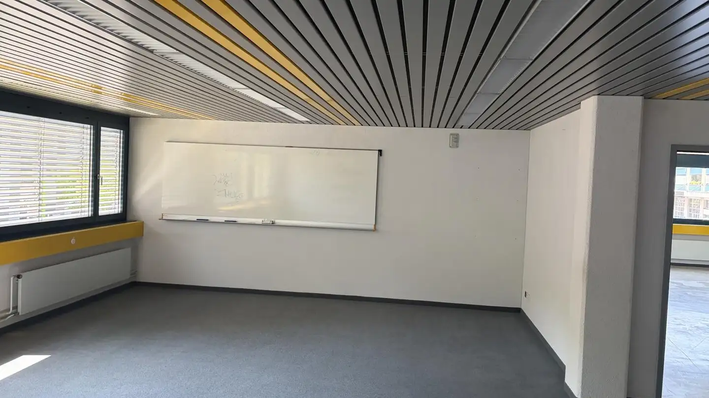 Bürofläche mieten - Sarbachstrasse 5, 6345 Neuheim