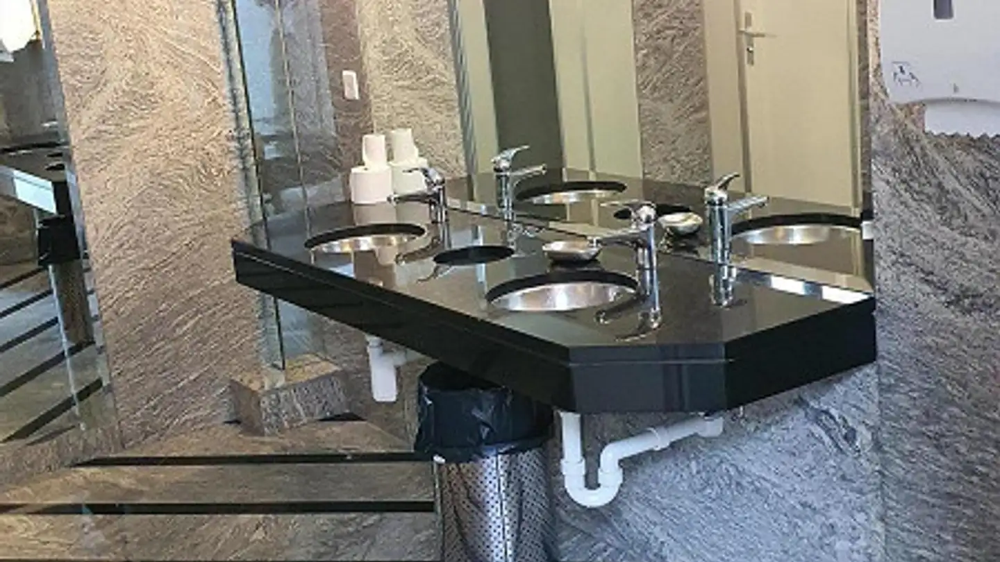 Spazio ufficio in affitto - Kantonsstrasse 57, 3930 Eyholz - Photo 3