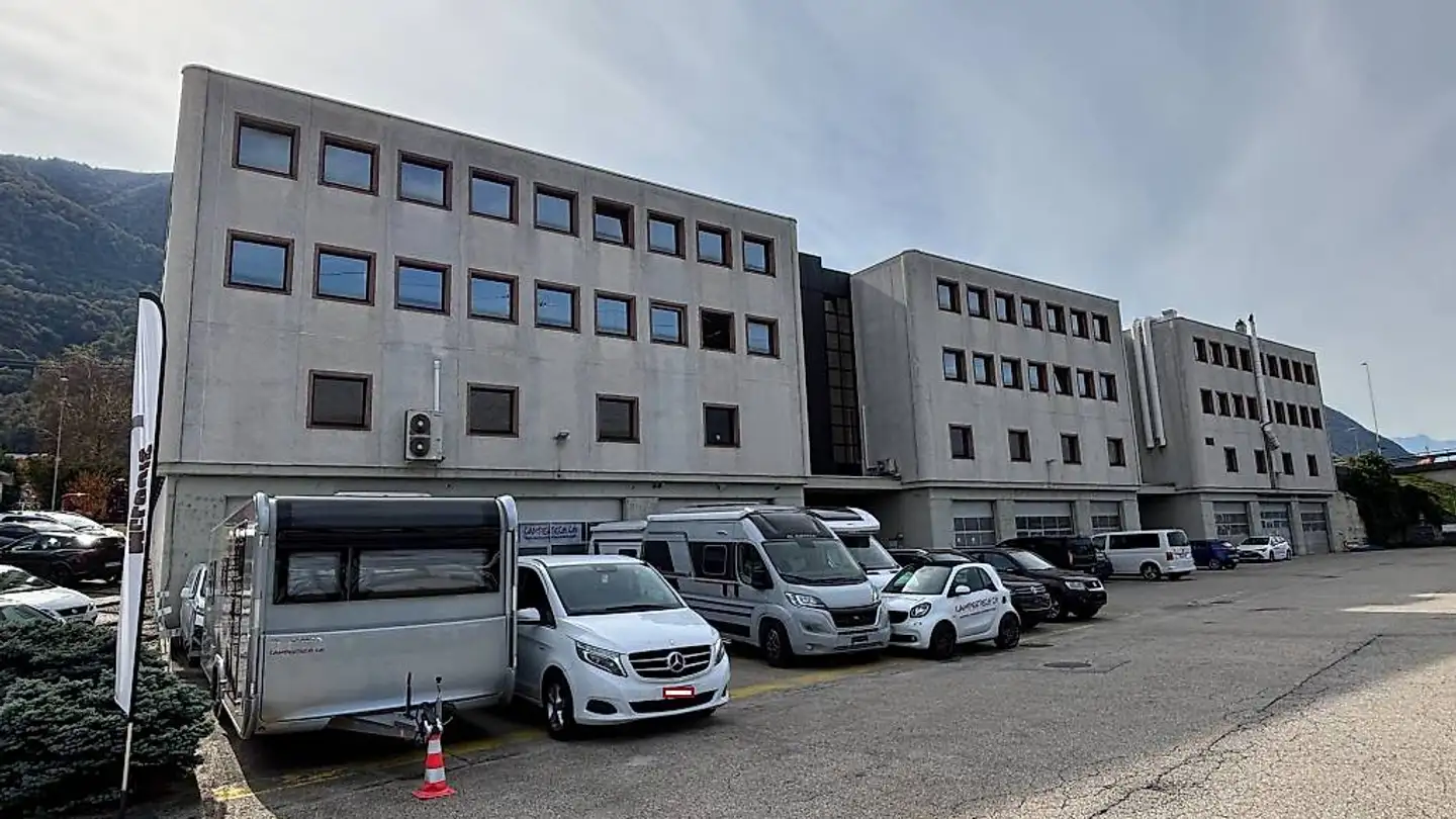 Commerciale in affitto - Via San Gottardo 46, 6593 Cadenazzo - Foto 2