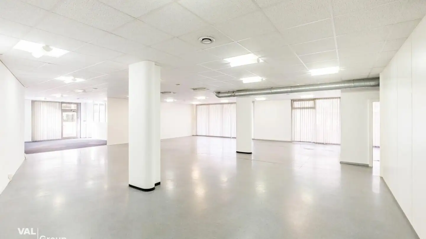 Mixed-use building for rent - 3902 Glis