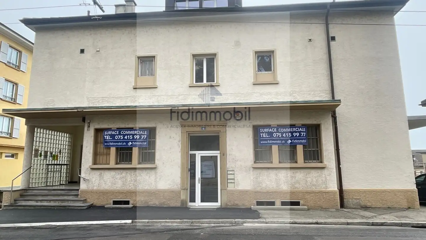 Commercial à louer - Rue Du Clos-De-Serrières, 2000 Neuchâtel