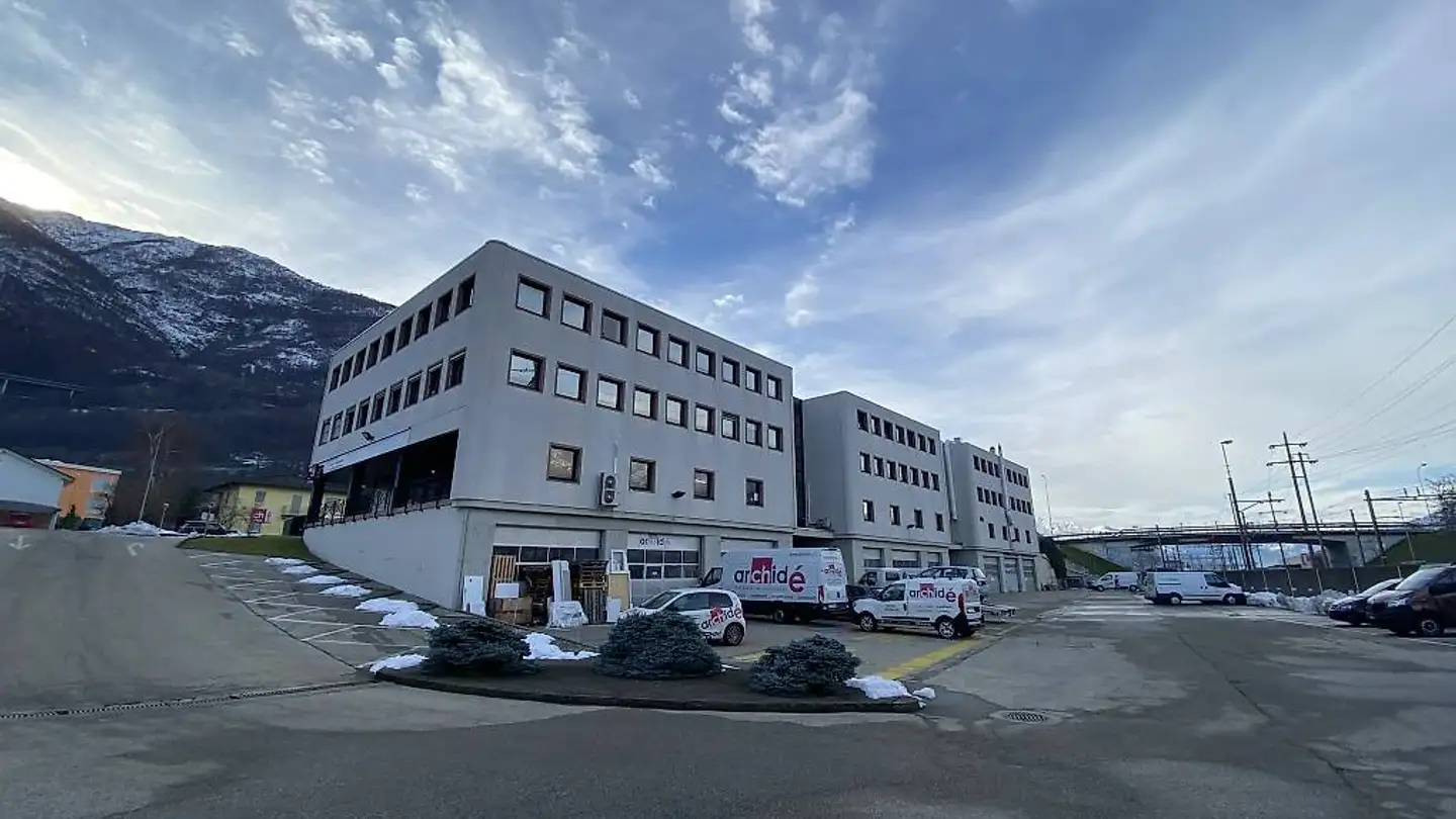 Commerciale in affitto - Via San Gottardo 46, 6593 Cadenazzo - Foto 2