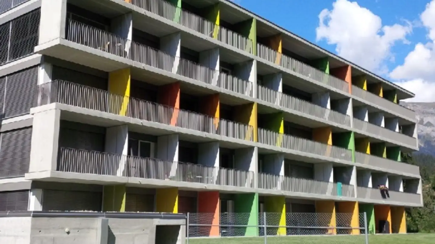 Place de parking extérieure à louer - Via Marcau, 7031 Laax GR