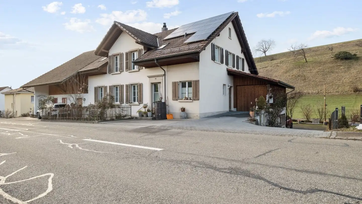 Casa singola in vendita - Dorfstrasse 46, 5077 Elfingen