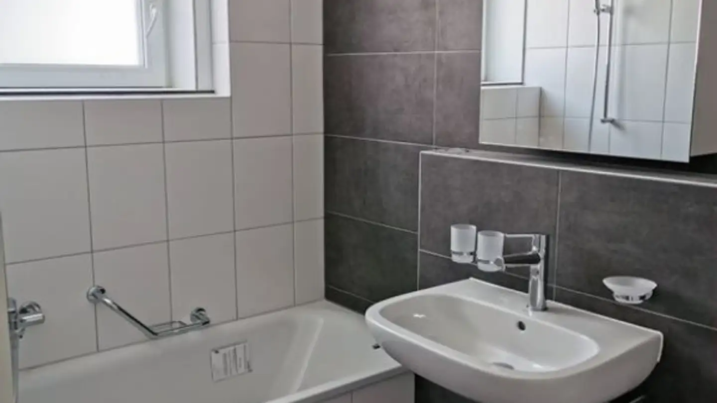 Wohnung mieten - Rue De La Maladière, 2000 Neuchâtel - Foto 4