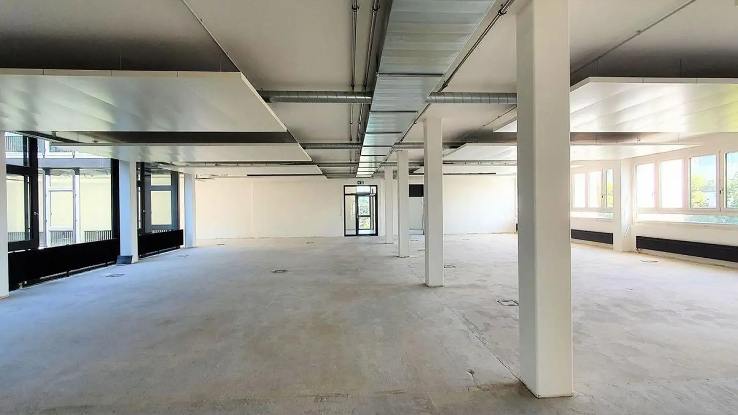 Commerciale in affitto - Grabenstrasse 1, 8606 Nänikon