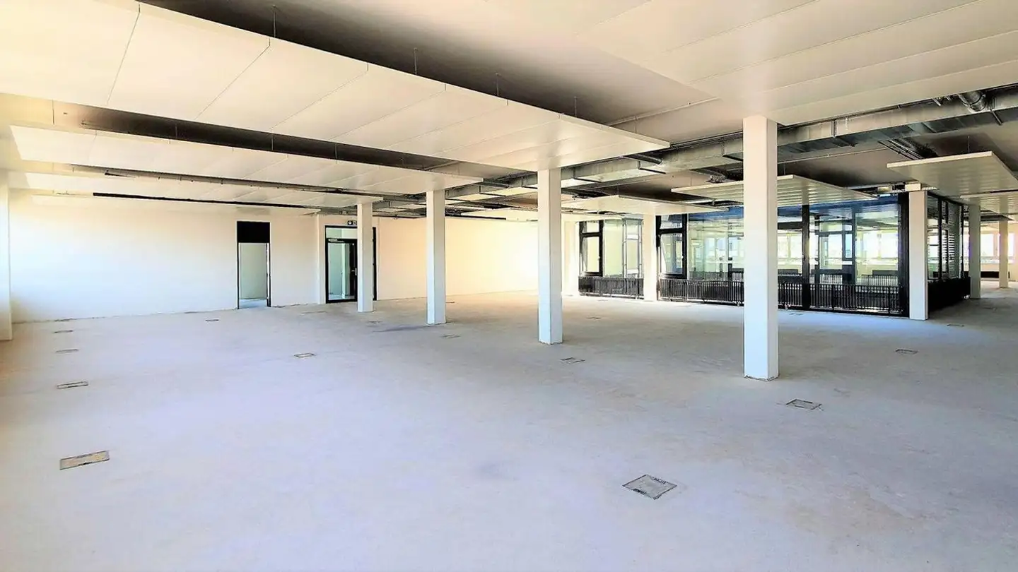 Commerciale in affitto - Grabenstrasse 1, 8606 Nänikon - Foto 2