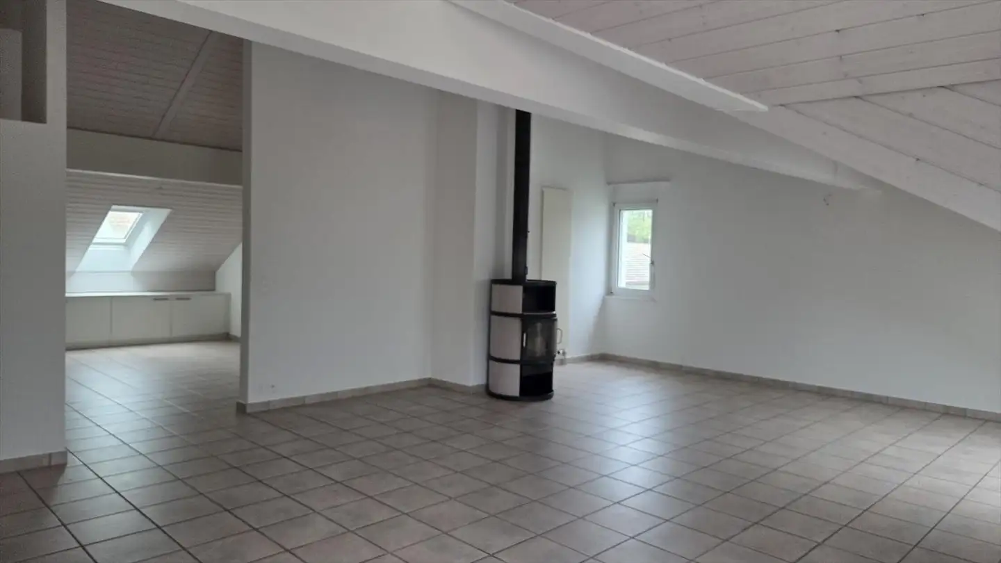 Dachgeschosswohnung mieten - Champs-Forts 7, 2740 Moutier - Foto 4
