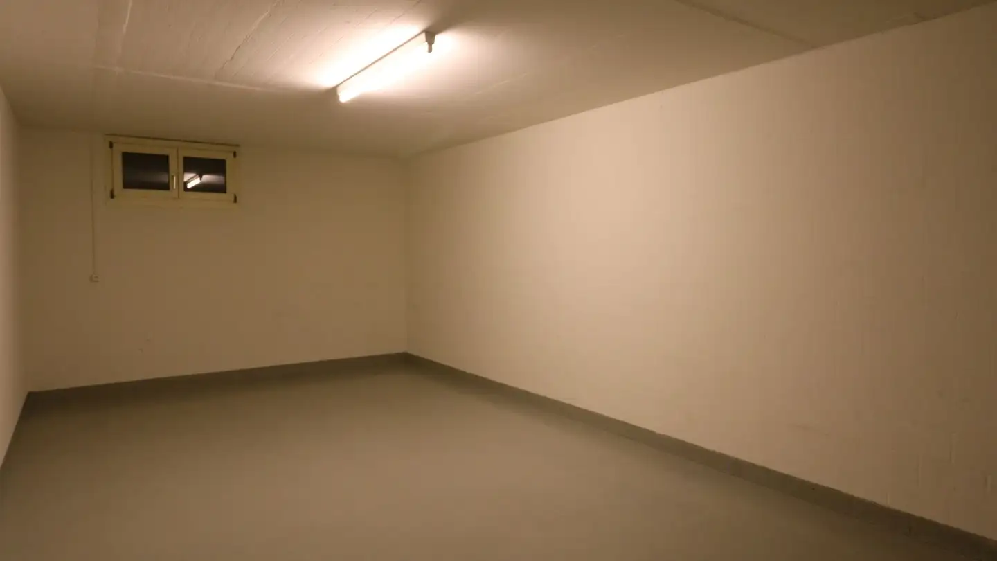 Storage space for rent - 8105 Watt