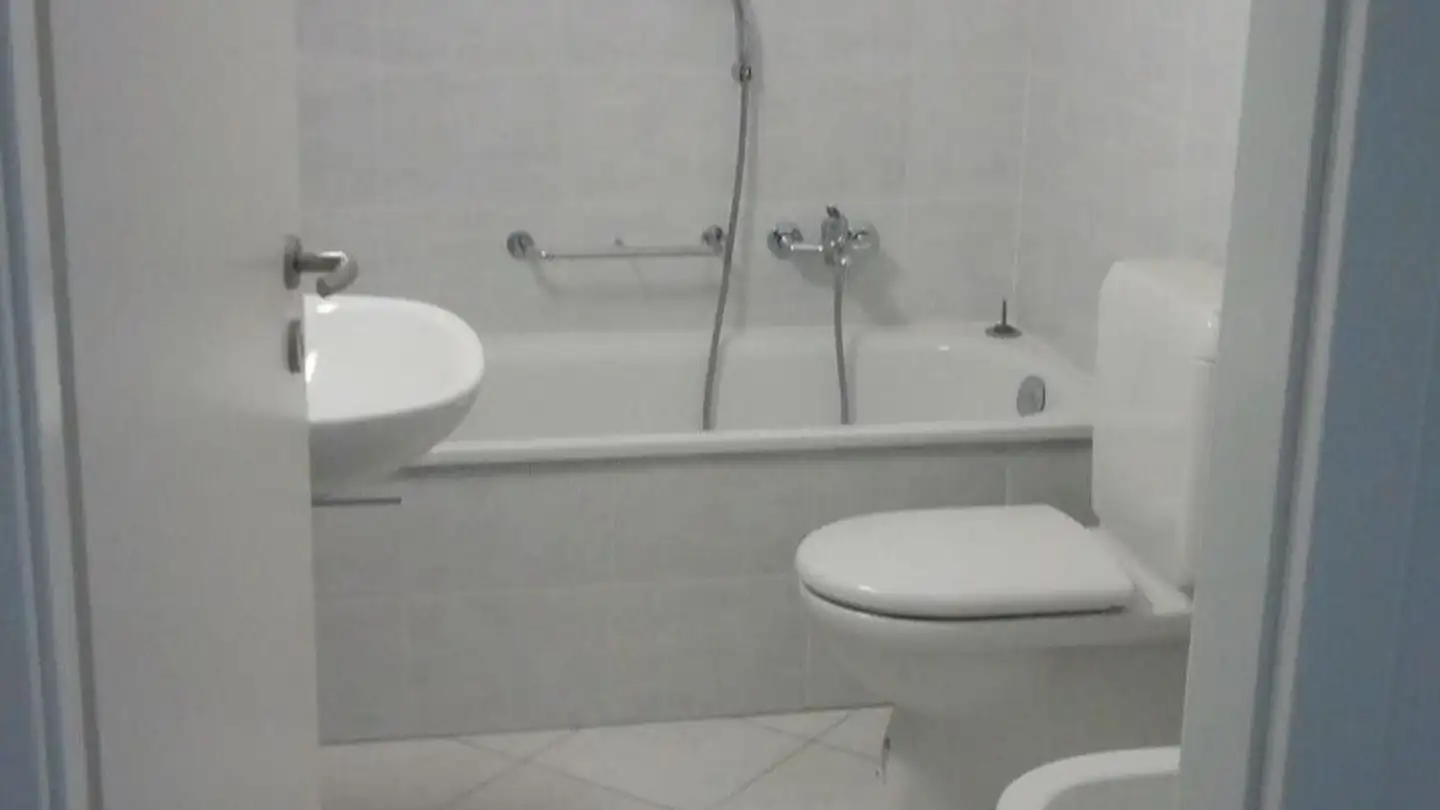 Single room for rent - Via Zurigo 3, 6900 Lugano - Photo 2