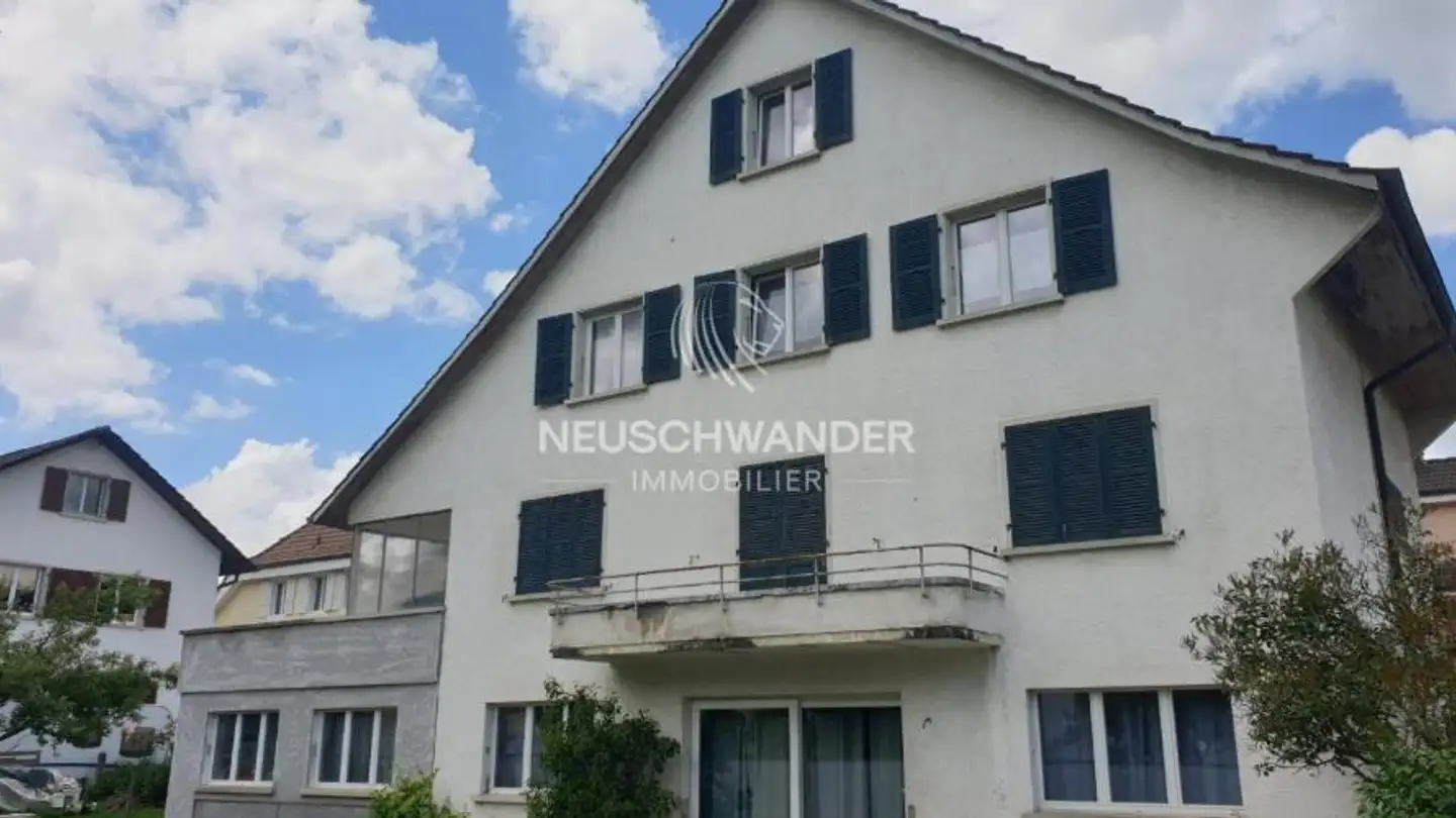 Mixed-use building for sale - 2854 Bassecourt
