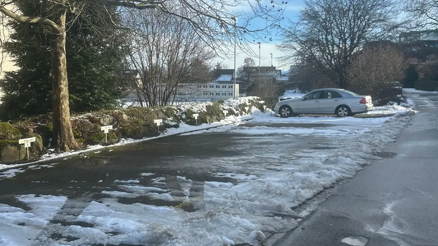 Outdoor parking space for rent - Im Baumgarten 4, 8802 Kilchberg ZH