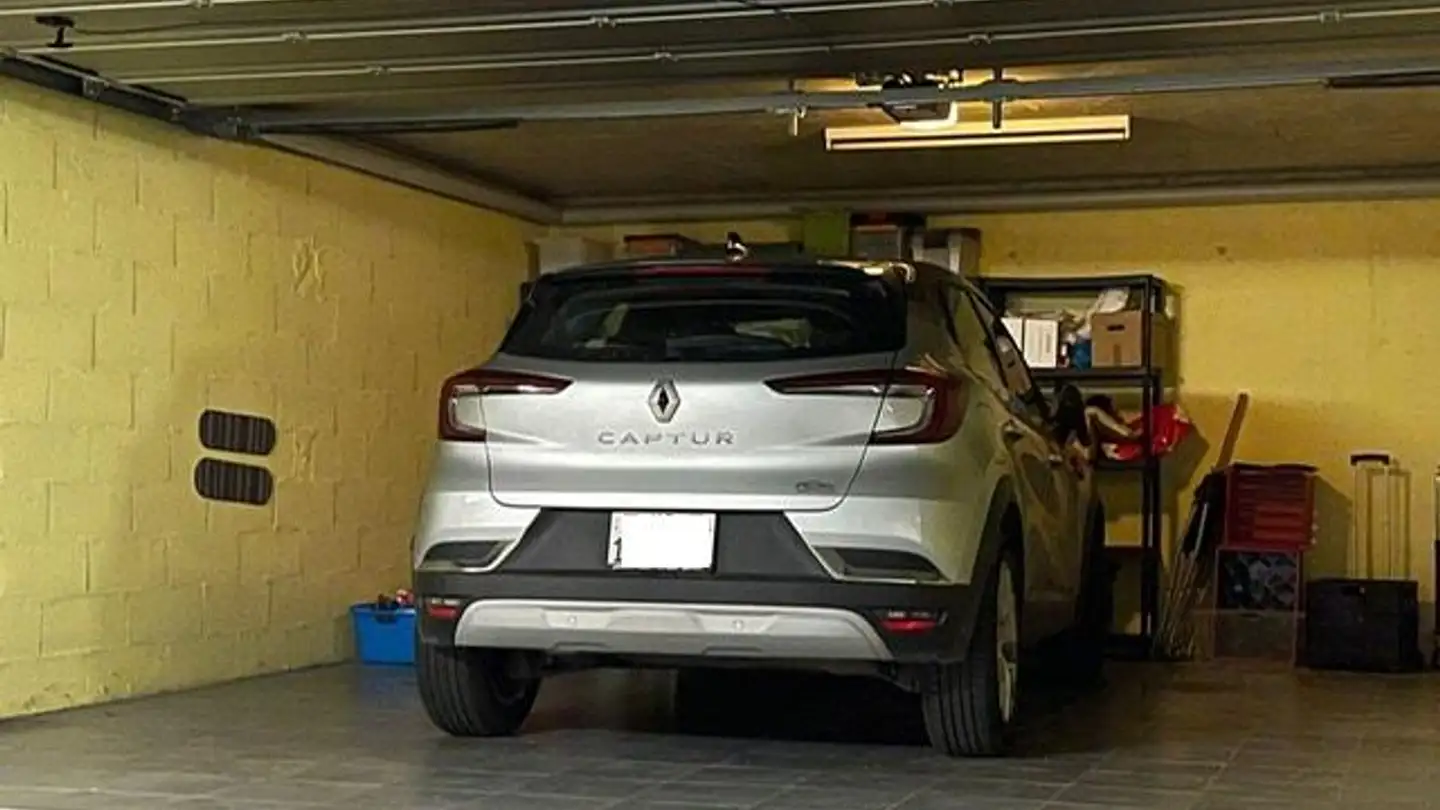 Covered parking space for rent - Avenue De Beaulieu 26, 1180 Rolle - Photo 2