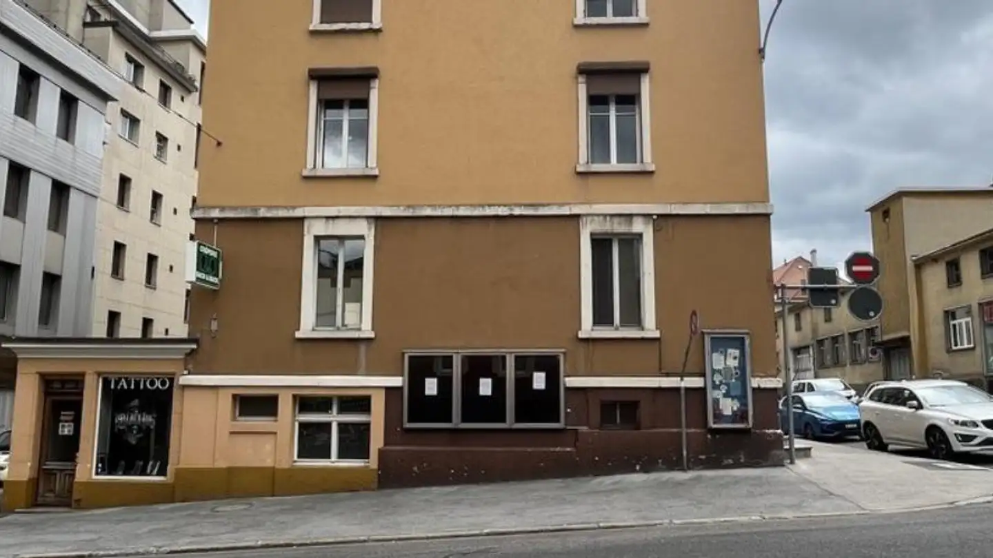 Commercial à louer - Rue De La Serre 95, 2300 La Chaux-de-Fonds