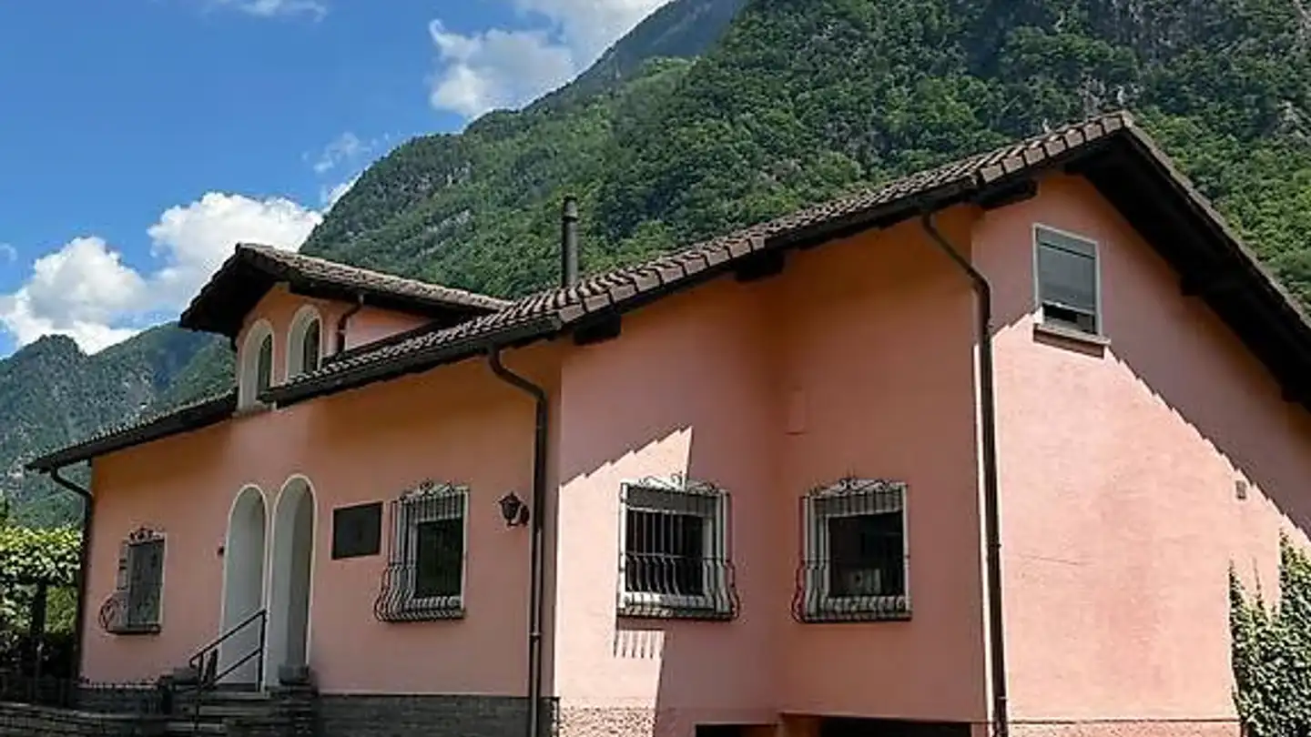 Single house for sale - Stradón, 6563 Mesocco
