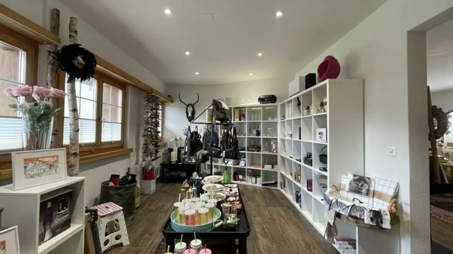 Grande magazzino in vendita - Via Alpsu, 7188 Sedrun - Foto 4