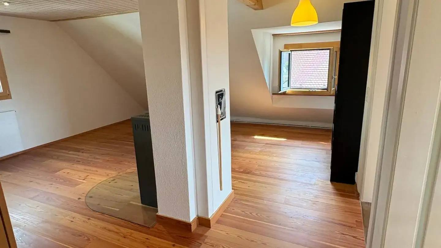 Dachgeschosswohnung mieten - Waldeckweg, 4144 Arlesheim - Foto 3