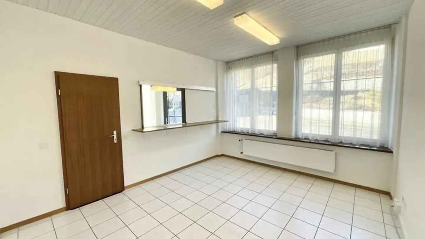Gewerbe mieten - Grand-Rue 107, 2720 Tramelan - Foto 4