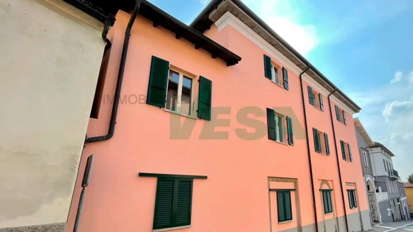 Edificio residenziale in vendita - 6828 Balerna