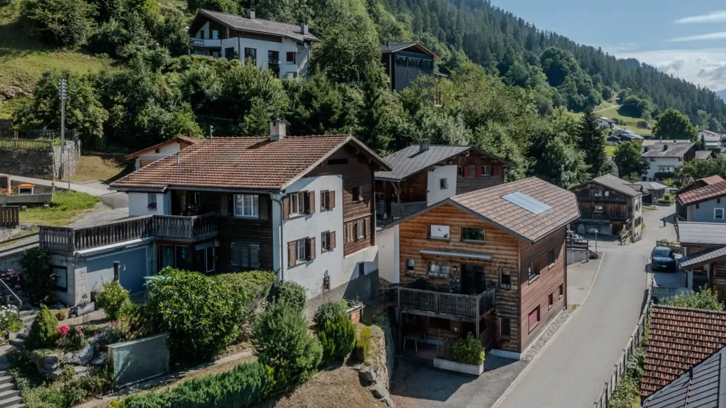 Edificio residenziale in vendita - Via Sursch 1, 7014 Trin