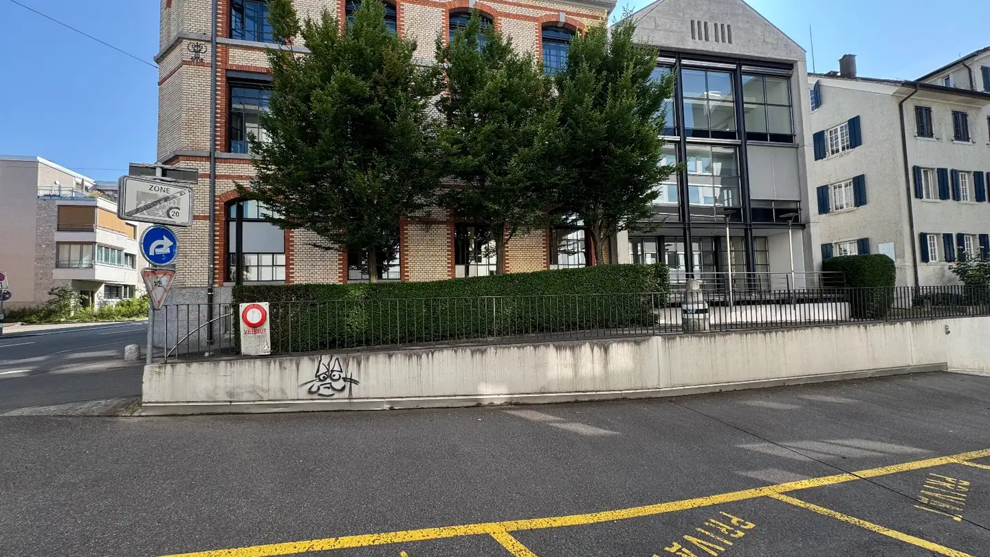 Bürofläche mieten - Via Luserte 4, 6572 Quartino