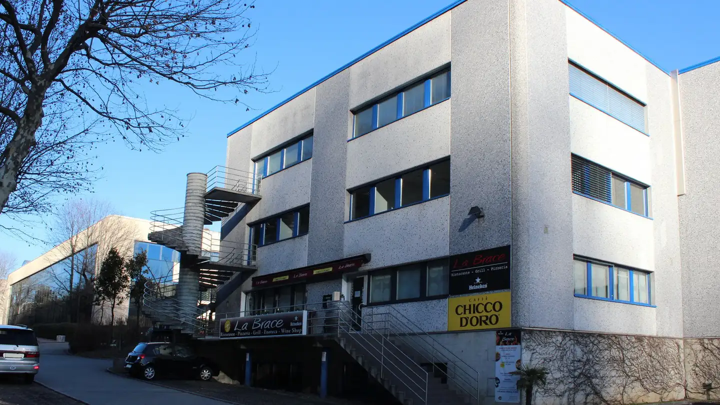 Spazio ufficio in affitto - Via Cantonale 2b, 6928 Manno - Photo 2