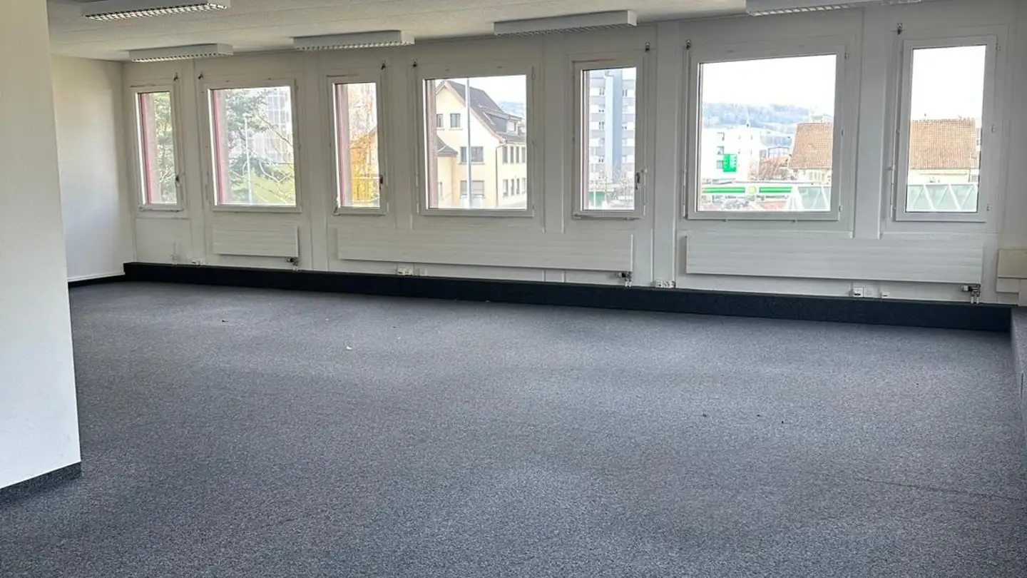 Commercial à louer - Zentralstrasse 52, 5610 Wohlen AG