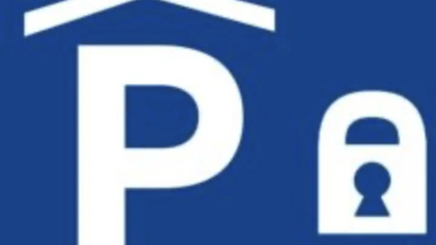 Place de parking extérieure à louer - Via Giuseppe Motta 31, 6900 Lugano