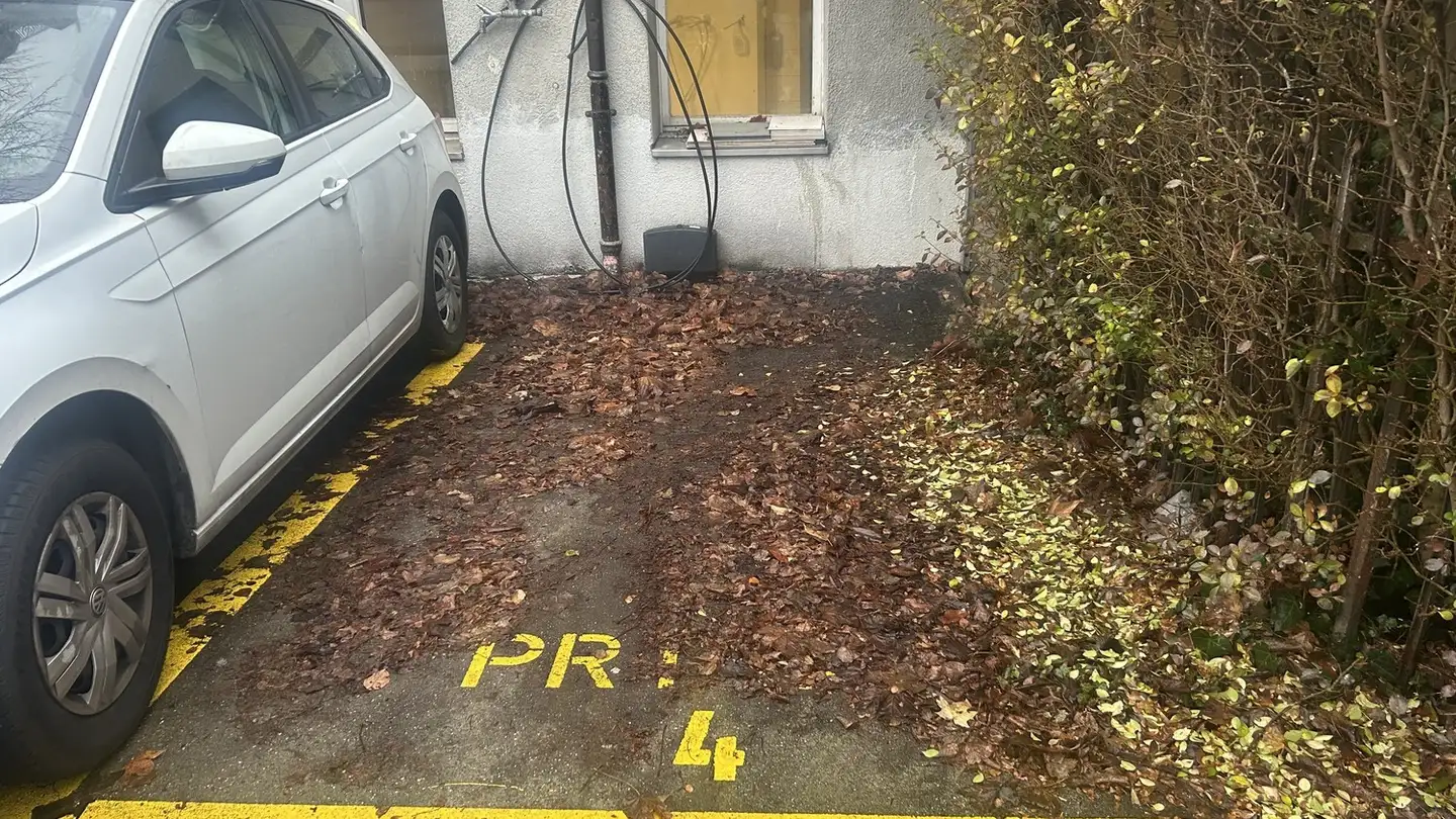 Place de parking extérieure à louer - Winkelriedstrasse 2, 8006 Zürich