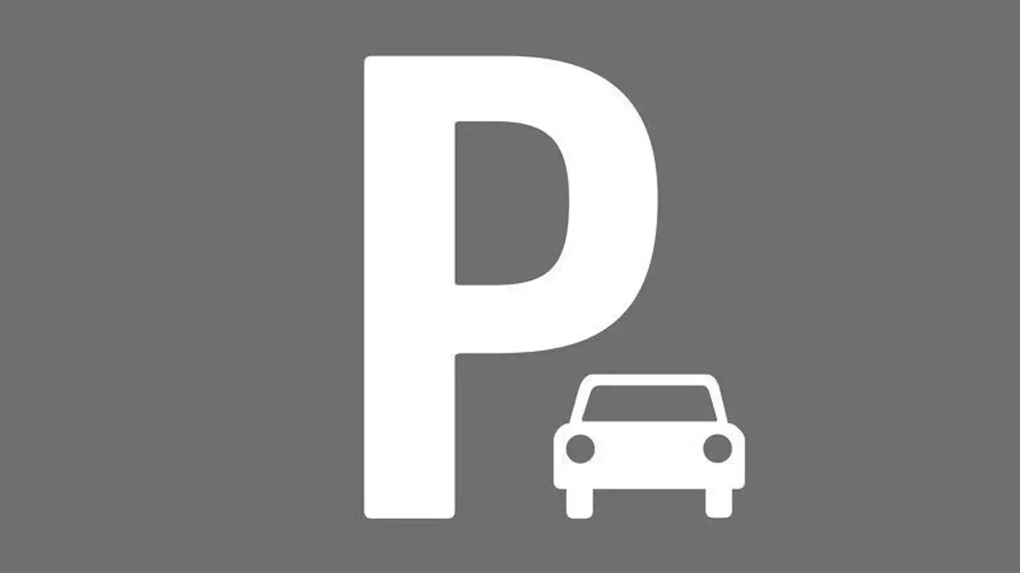 Place de parking souterraine à louer - Neuhofweg 34, 3400 Burgdorf
