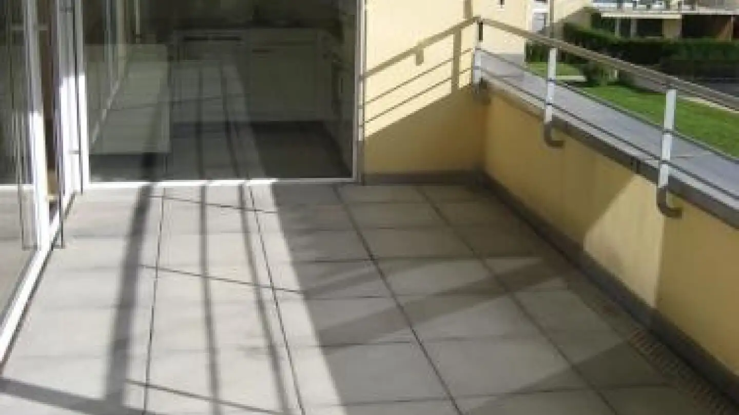 Appartement à louer - Hardstrasse, 8424 Embrach - Photo 2